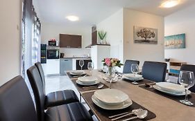 Apartmani Karoca 3