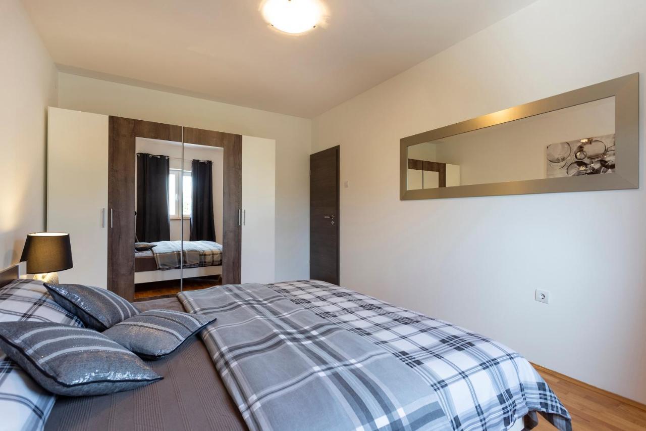Apartmani Karoca 3 Pula Zewnętrze zdjęcie